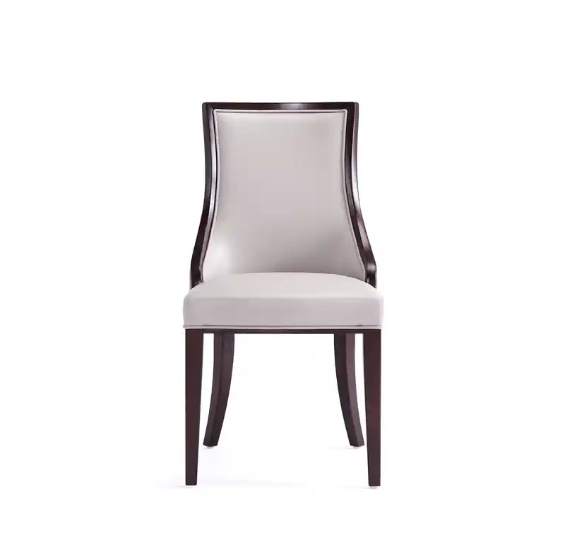 Grandes chaises de salle à manger en similicuir