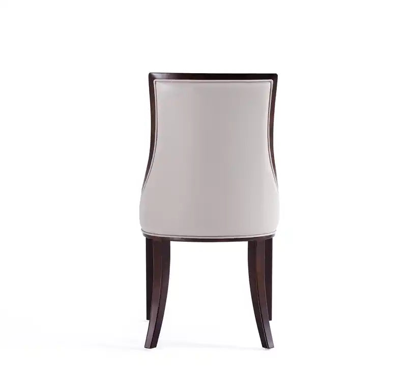 Grandes chaises de salle à manger en similicuir