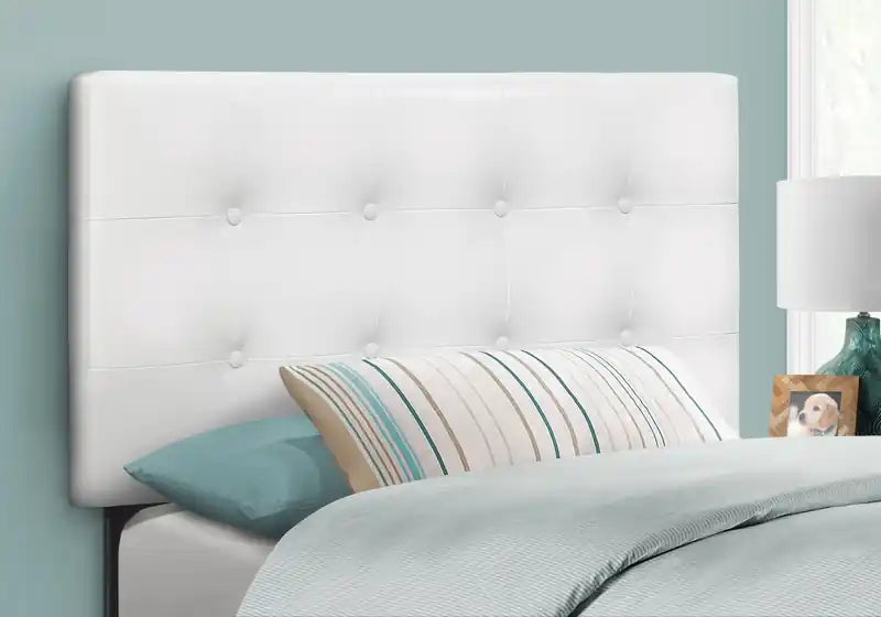 Tête de lit capitonnée en similicuir végan blanc, avec boutons – Lit simple